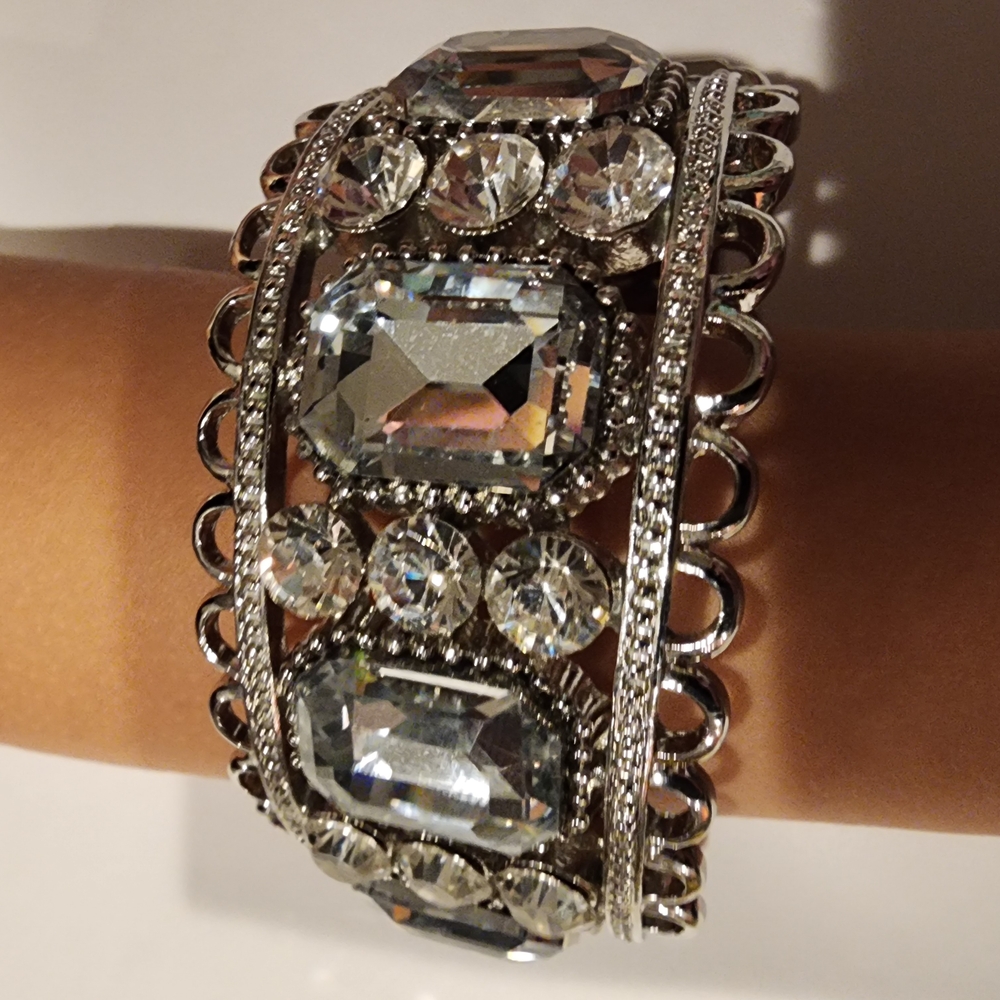 Elegant Silver Crystal Bracelet - Picture 1 of 6